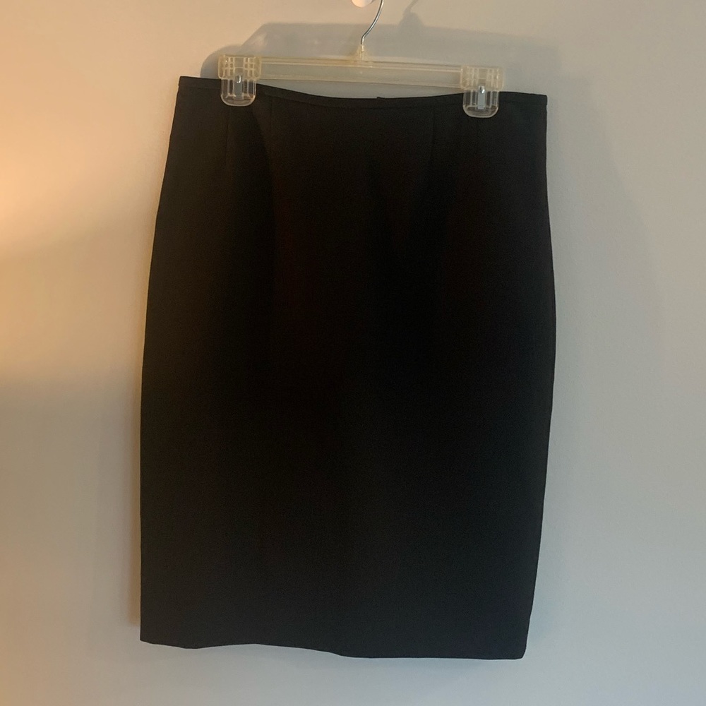 LeSuit black back-zip pencil skirt Sz 6